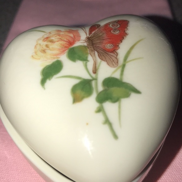 Takahashi SF vintage heart shaped trinket box - Picture 2 of 9